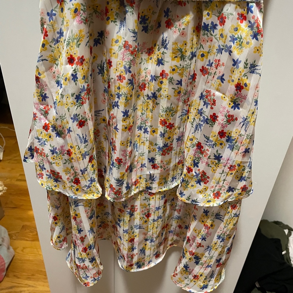 Banana Republic | Yellow Floral Ruffle V Neck Fit and Flare Dress size 0P - Picture 6 of 10